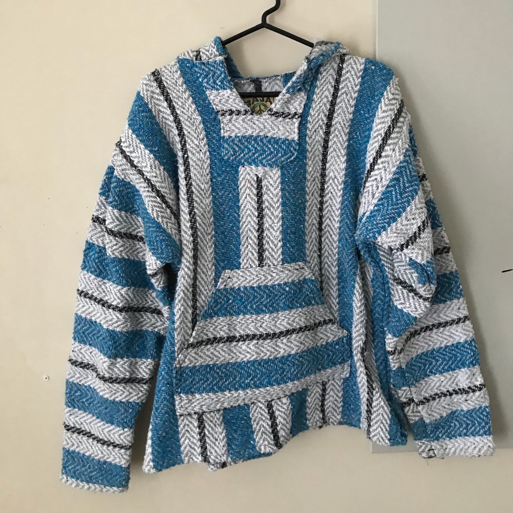 blue and white “drug rug”